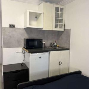 En-suite - Craven Street, Charing Cross, WC2N - Photo 2