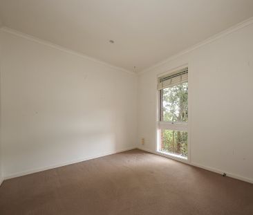 Charming Two Storey Townhouse - Photo 6