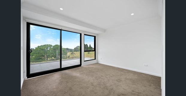 DESIGNER HOME WITH VIEWS!! - Photo 1