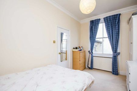 St. Johns Wood High Street, St. John's Wood, NW8 - Photo 3