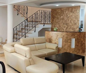 Vila duplex, garaj, zona Scoala Britanica - Fotografie 1