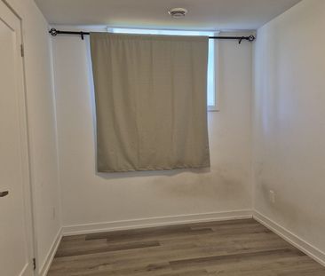 For Lease - 4263 Fourth Avenue Unit# 812, Niagara Falls, Ontario - Photo 3