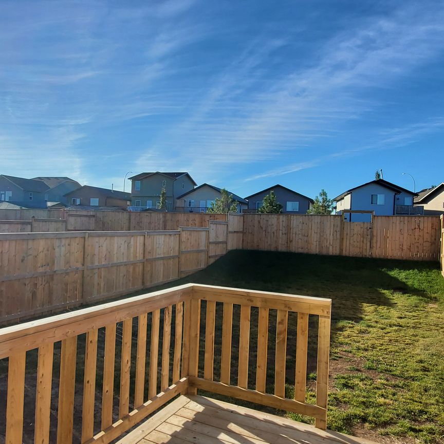 Duplex in Blackfalds with GARAGE and PET FRIENDLY! - Photo 1