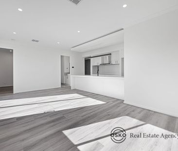 Modern Living in a Convenient Tarneit Location - Photo 2
