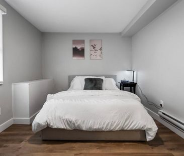 $1,799 / 2 br / 1 ba / 164-168 Picton unit 2 - Photo 6