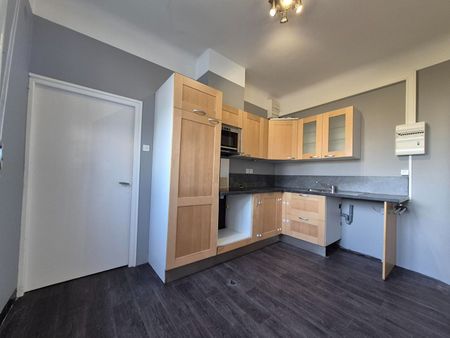 Location Maison 4 pièces 113m² LONGUENESSE 62219 - Photo 2