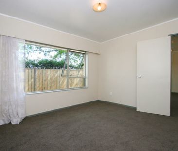 Handy Middlemore - Photo 3