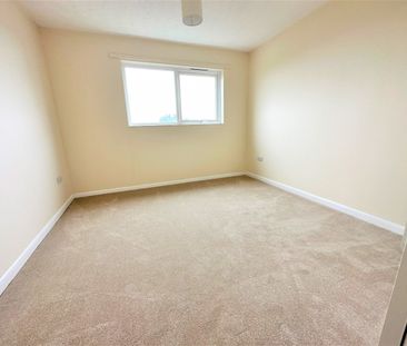 A 2 Bedroom Flat Instruction to Let in Bexhill-on-Sea - Photo 6