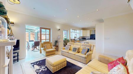 Price £3,100 pcm - Available Now - Unfurnished - Photo 5
