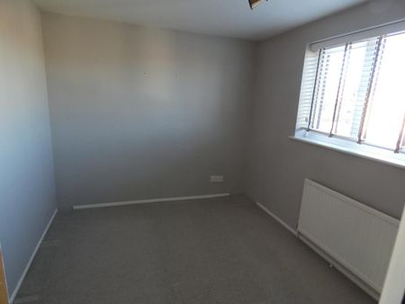 2 bedroom semi-detached house to rent - Photo 4