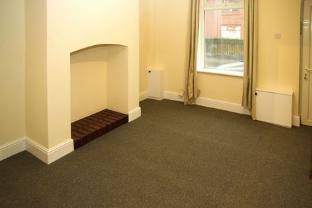 2 bed terraced house to rent in Curzon Road, Ashton-Under-Lyne, OL6 - Photo 5