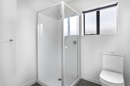 2-Bedroom Home with Garage + Carpark in Waltham - Photo 3
