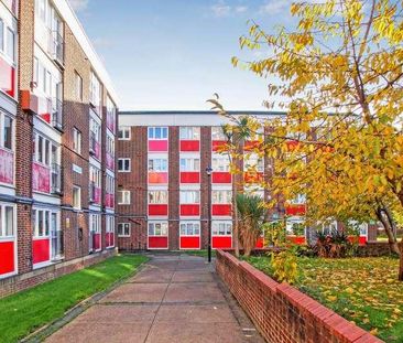 Hackney Downs Park, London, N16 - Photo 6