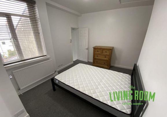 1 bedroom in a house share to rent - Photo 1