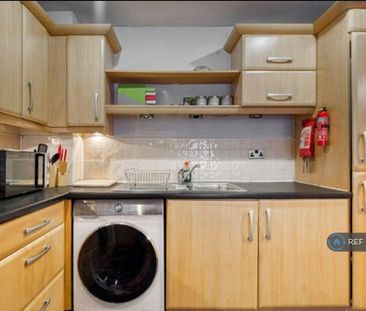 2 bedroom flat to rent - Photo 6