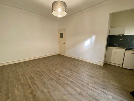 Location Appartement 1 pièce 25m² ORLEANS 45000 - Photo 4