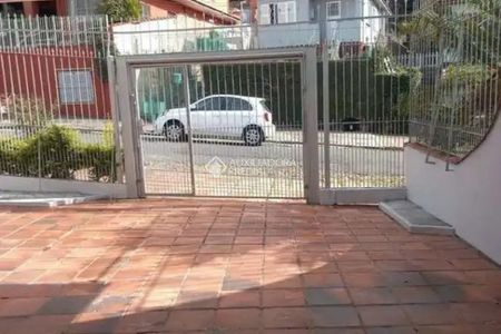 Casa com 4 quartos e 249m² para alugar em Teresópolis, Porto Alegre. - Foto 4