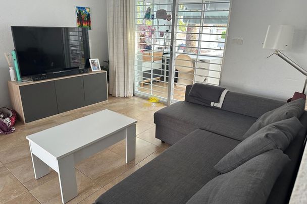 VILLA WITH 2 BEDROOMS IN LA NUCIA, ALICANTE - Photo 1
