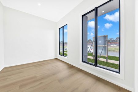 A stunning, brand-new home-move-in ready and waiting for you! - Photo 3