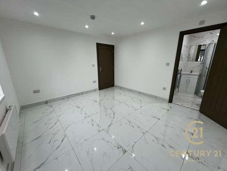 Norwood Road, UB2 - Photo 3