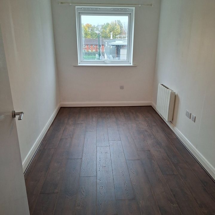 2 Bed Flat, Denmark Road, M15 - Photo 1
