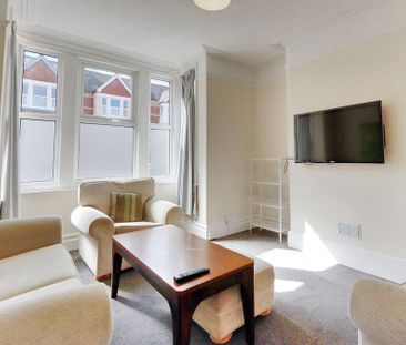 5 bedroom terraced house to rent - Photo 4