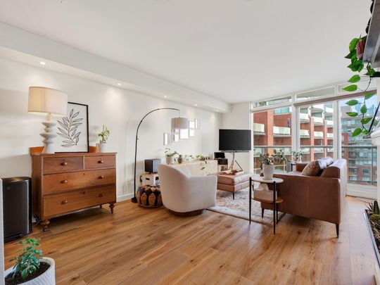 For Lease - 550 Queens Quay Unit# 906, Toronto, Ontario - Photo 1