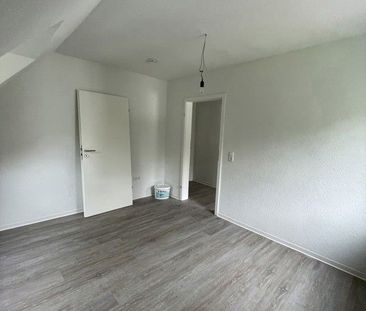 Attraktiv! Ansprechende 2,5-Zimmer-Dachgeschosswohnung in grüner Um... - Photo 6