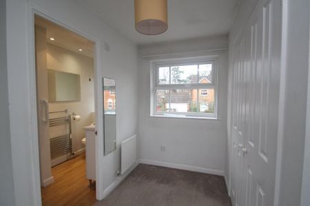 3 bedroom detached house to rent - Photo 4