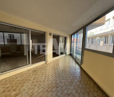 Location Appartement 4 pièces 86m² SETE 34200 - Photo 3