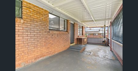 Charming family home with large shed - Photo 5