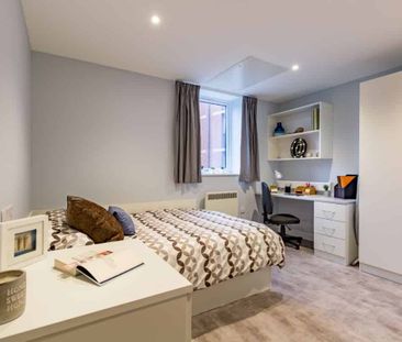 5 Bed Standard Studio - Photo 6