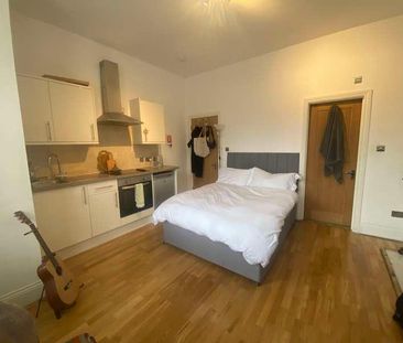 Sumatra Road London, NW6 - Photo 1