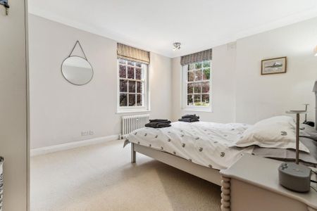 3 bedroom flat to rent - Photo 2