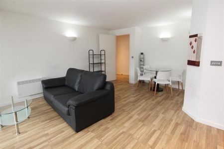 2 bedroom flat to rent - Photo 4