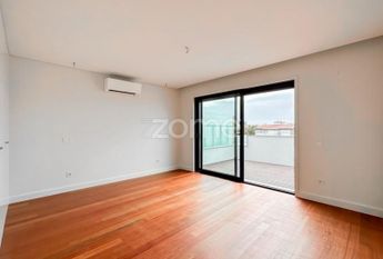 Apartamento T4 em Porto