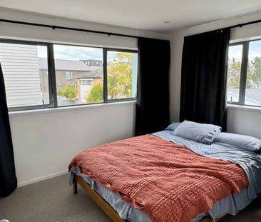 Beautiful 2 bedroom available now! - Photo 1