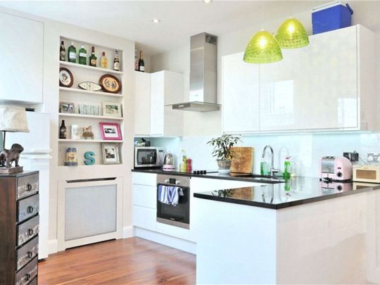 Village Mount, Perrins Court, Hampstead, London, NW3 1QU - Photo 1