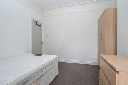 6 bedroom terraced house to rent - Photo 5