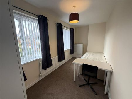 3 bedroom terraced house to rent - Photo 3