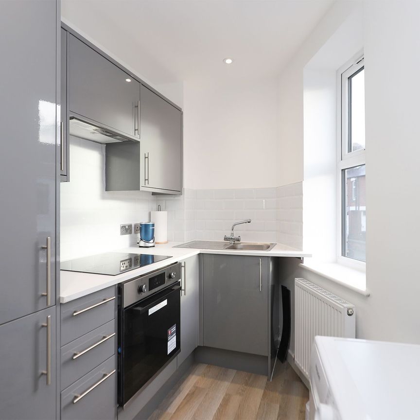 1 bedroom Flat to rent - Photo 1