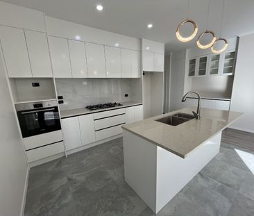 Spacious and Perfect for a Multi Generational Family - Photo 2