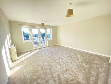 A contemporary apartment forming part of a modern development set in vibrant Crawley. - Photo 4