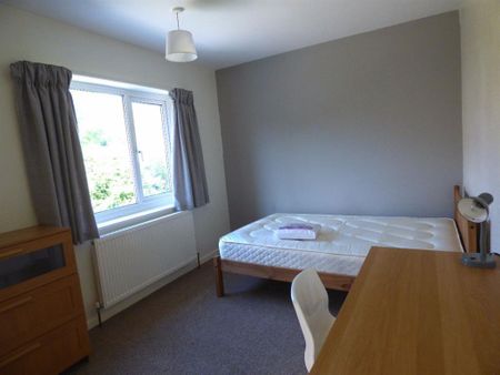 4 bedroom semi-detached house to rent - Photo 4