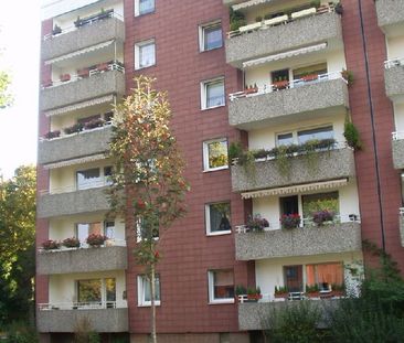 +++ Wir modernisieren – 3 Raumwohnung mit Balkon und Wannen-Kombiba... - Photo 4