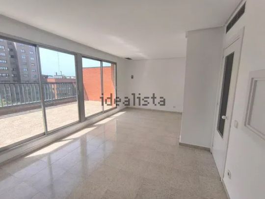 Alquiler de ático en Calle de Sor Ángela de la Cruz - Foto 1