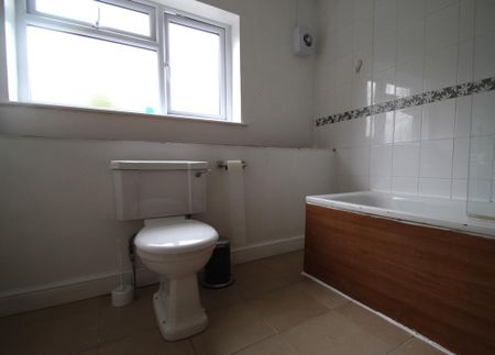 6 bedroom semi-detached house to rent - Photo 4