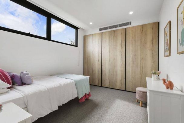 Headline Goes Here - Photo 1