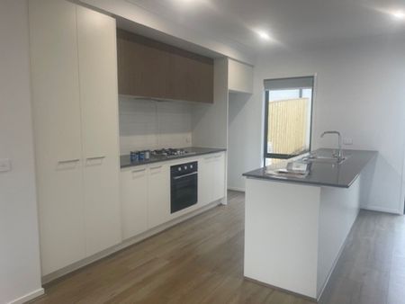 Brand New Townhouse - &lpar;Pakenham East&rpar; - Photo 3