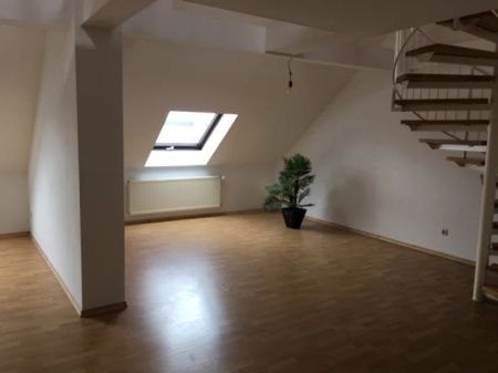 +++2 Zimmer-Dachwohnung mit Galerie, 5. OG ohne Aufzug,, Bad mit Wanne, optional EBK+++ - Photo 5